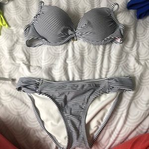 Stripped bikini set